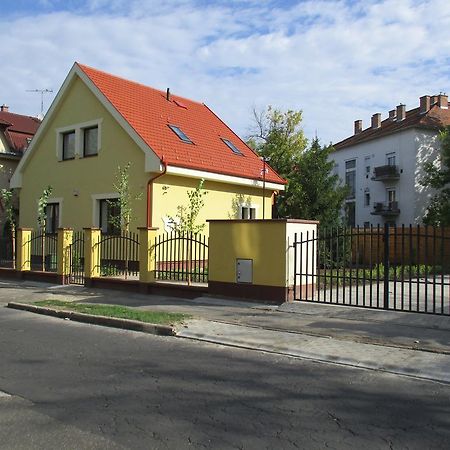Poroszlay Apartman Дебрецен Екстер'єр фото
