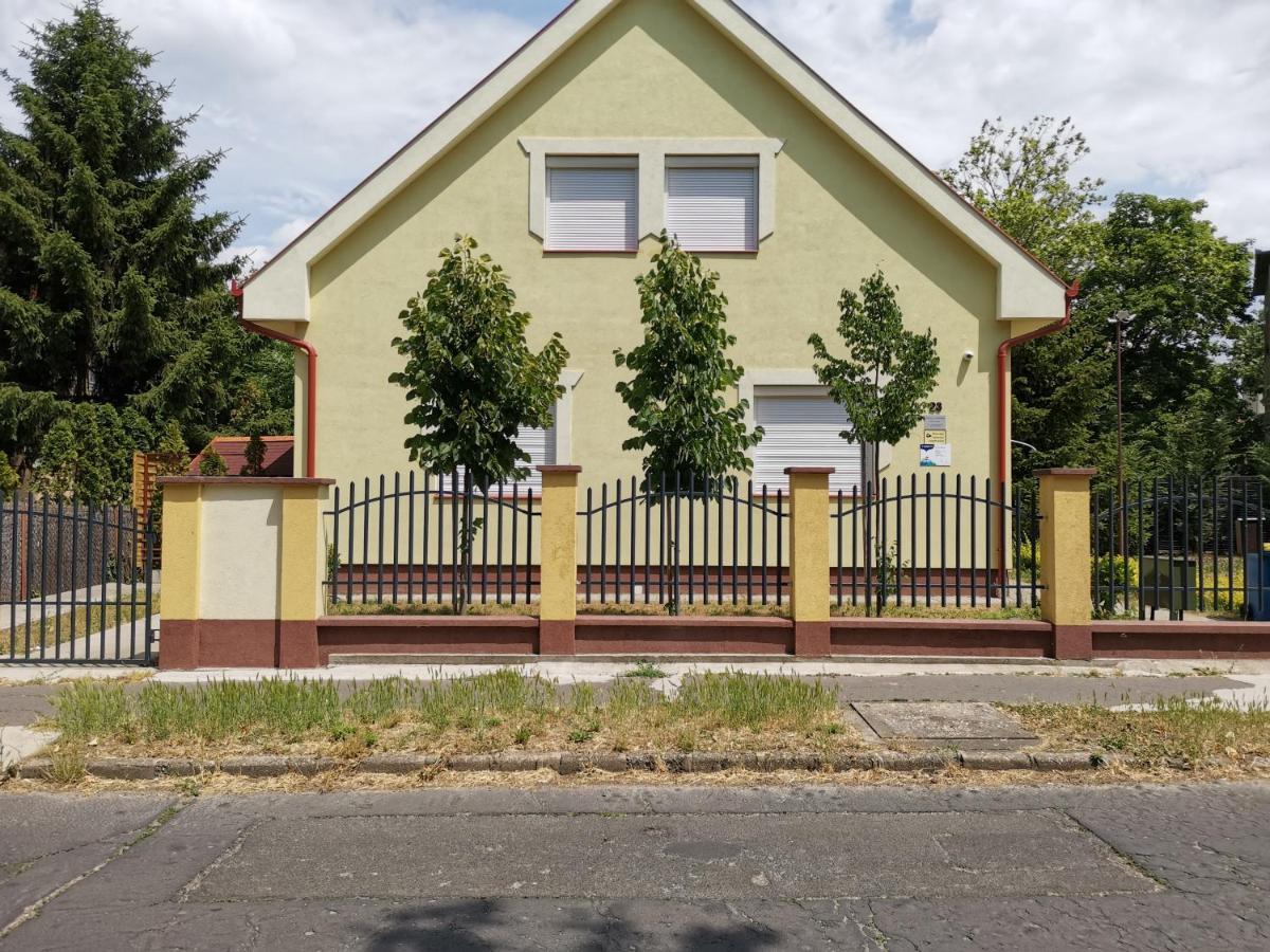 Poroszlay Apartman Дебрецен Екстер'єр фото
