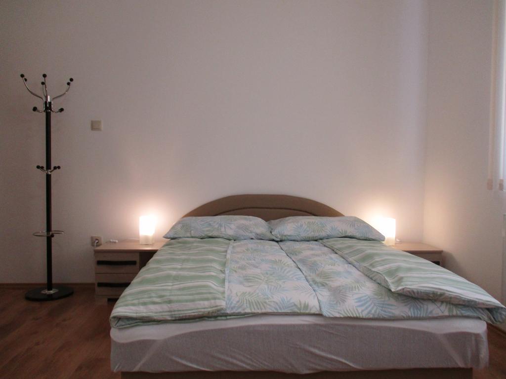 Poroszlay Apartman Дебрецен Екстер'єр фото